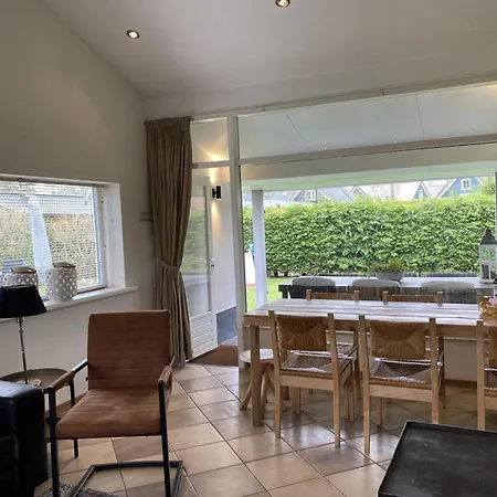 In Sint Maartenszee With Veranda Tatil Evi