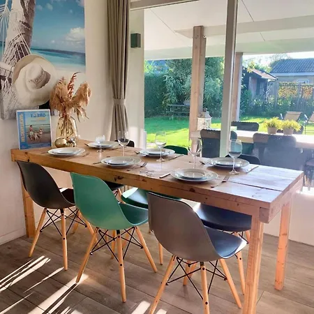 Prázdninový dům In Sint Maartenszee With Veranda