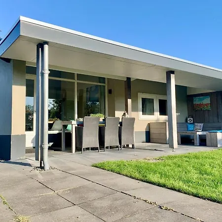 Prázdninový dům In Sint Maartenszee With Veranda *