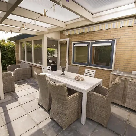 In Sint Maartenszee With Veranda Nyaraló Sint Maartensvlotbrug