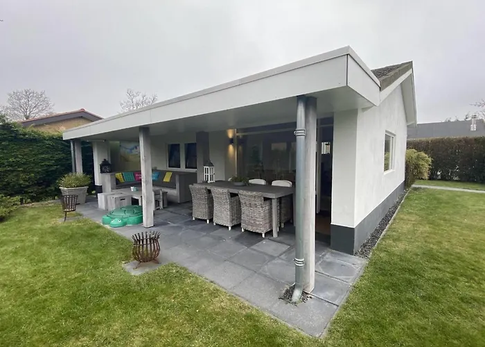 Feriehus In Sint Maartenszee With Veranda