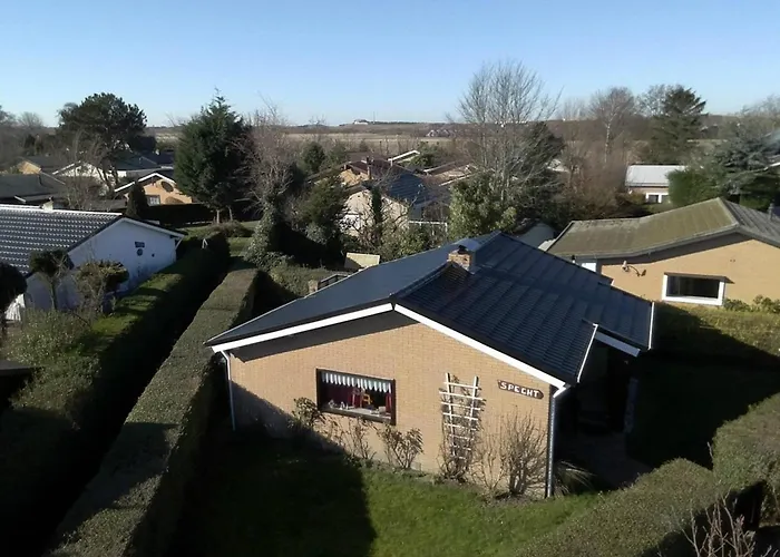 Feriehus In Sint Maartenszee With Veranda