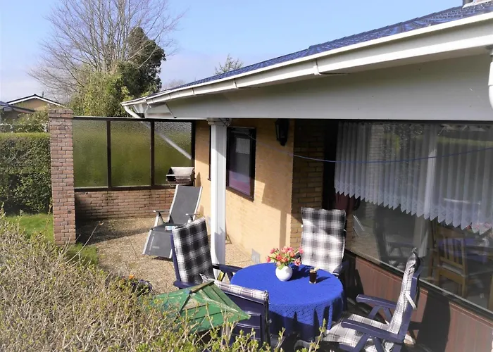 In Sint Maartenszee With Veranda Feriehus