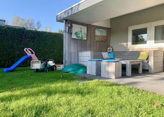 In Sint Maartenszee With Veranda *