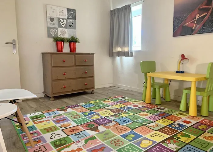 In Sint Maartenszee With Veranda Feriehus Sint Maartensvlotbrug