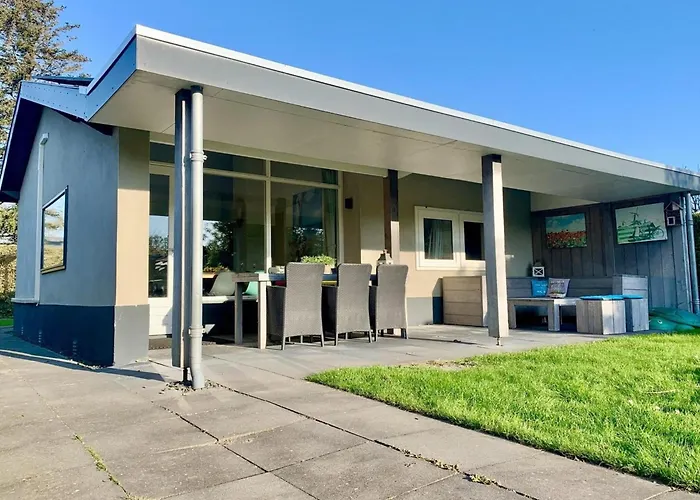 Feriehus In Sint Maartenszee With Veranda *