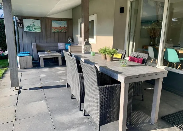 Feriehus In Sint Maartenszee With Veranda *