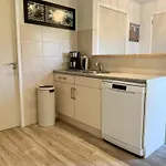 בית נופש In Sint Maartenszee With Veranda *