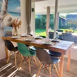בית נופש In Sint Maartenszee With Veranda