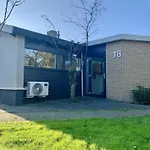 בית נופש In Sint Maartenszee With Veranda Sint Maartensvlotbrug