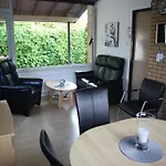 בית נופש In Sint Maartenszee With Veranda Sint Maartensvlotbrug