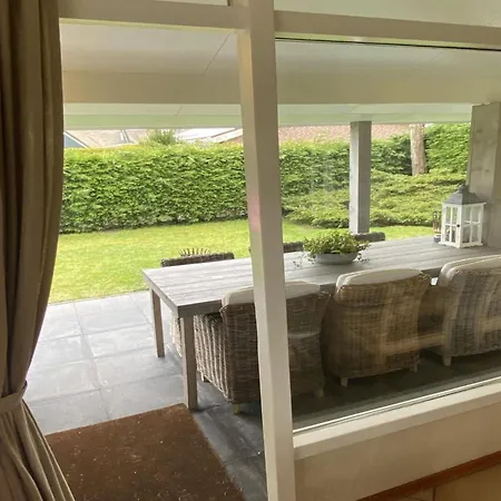 In Sint Maartenszee With Veranda Feriehus Sint Maartensvlotbrug