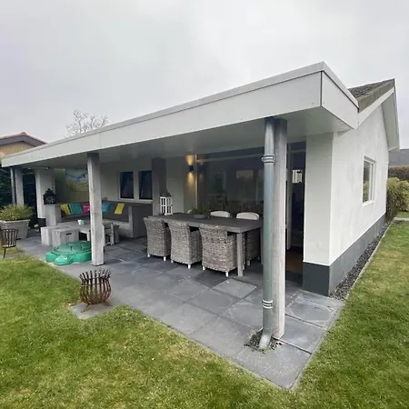 Feriehus In Sint Maartenszee With Veranda