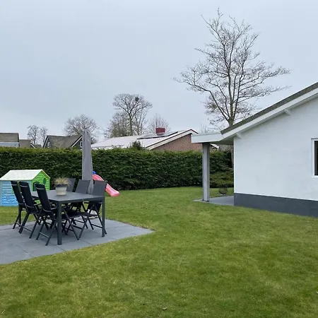 In Sint Maartenszee With Veranda Feriehus *