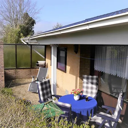 In Sint Maartenszee With Veranda Feriehus